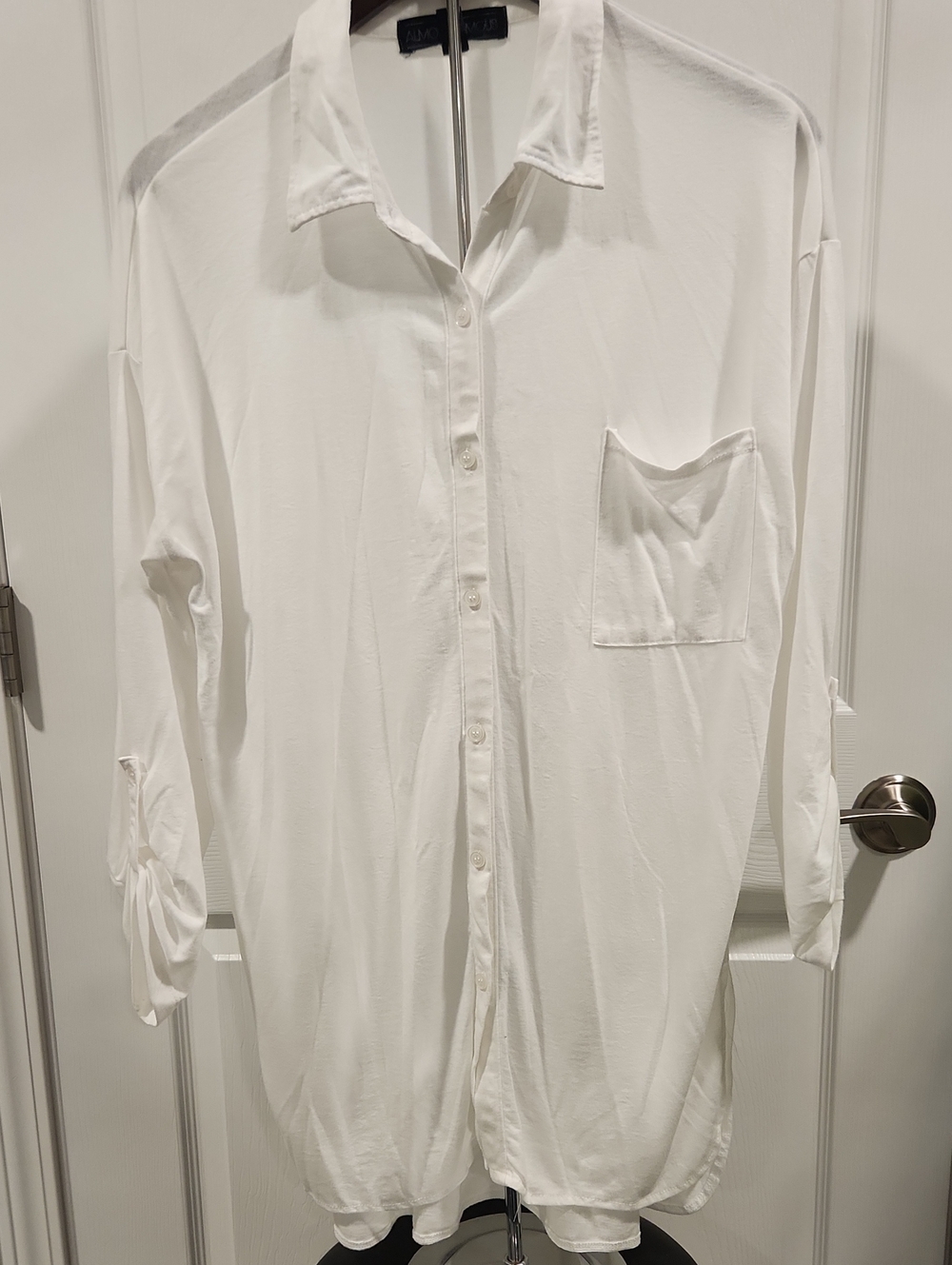 Almost Famous White Casual Long-Sleeve Button-Down Shirt